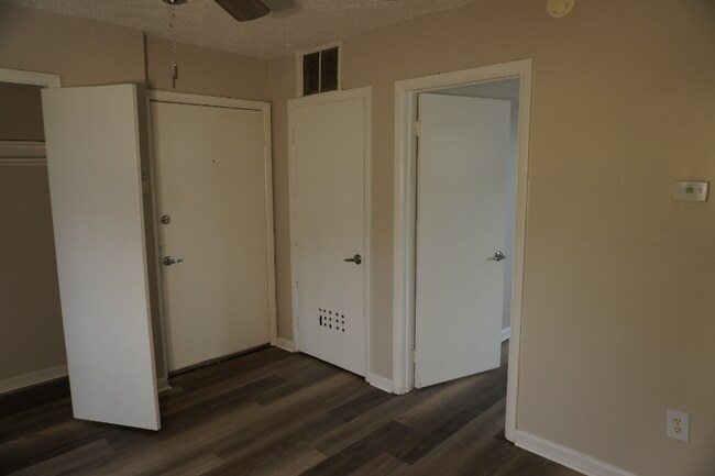 Building Photo - 5551 Force Rd