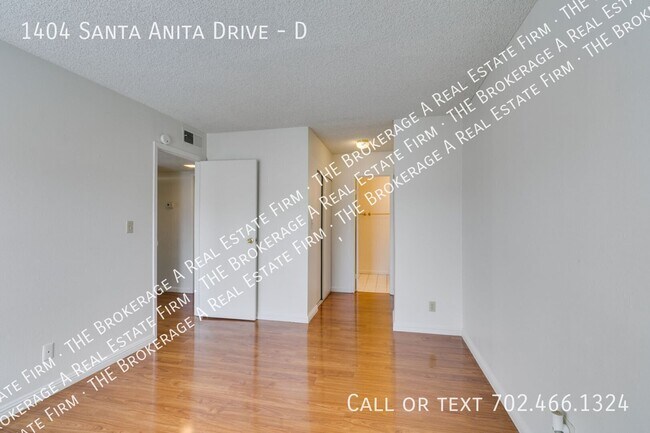 Building Photo - 1404 Santa Anita Dr