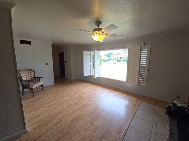 Building Photo - Well Maintained - 2 bedroom home in great area.