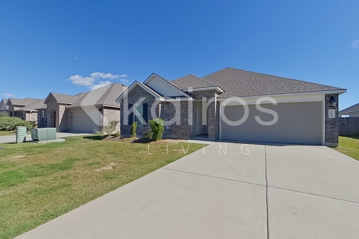 Building Photo - 203 SANTIAGO COURT