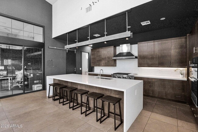 Building Photo - 8430 S 10th Ln