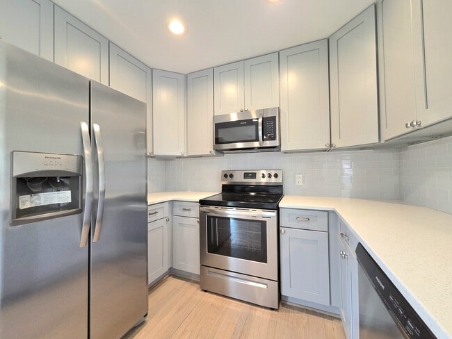 Building Photo - 10810 Norman Ave