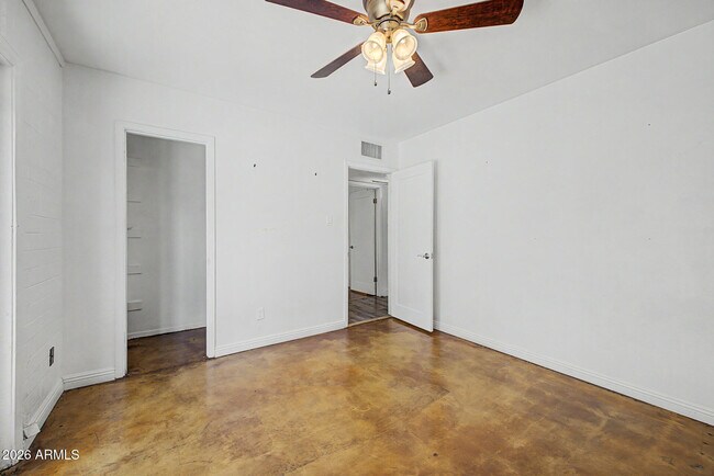 Building Photo - 6732 E 6th St