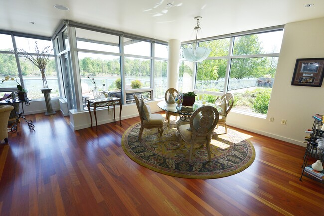 Dining Room - 836 S Curry St