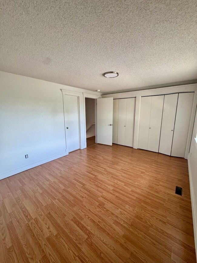 Building Photo - Great location 2 bedroom Condo