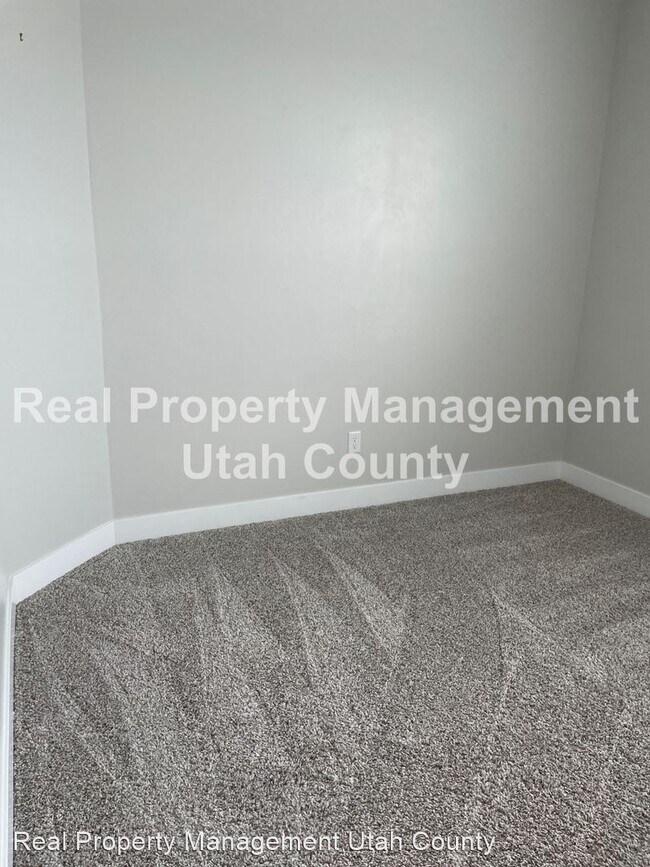 Building Photo - 3 br, 2 bath House - 3694 W 1800 N #V303