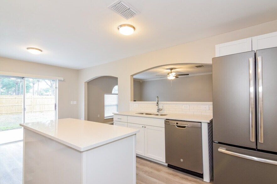 Building Photo - 11162 Summer Star Dr