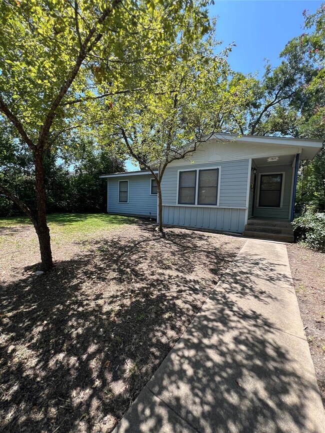 Primary Photo - 1511 Romeria Dr