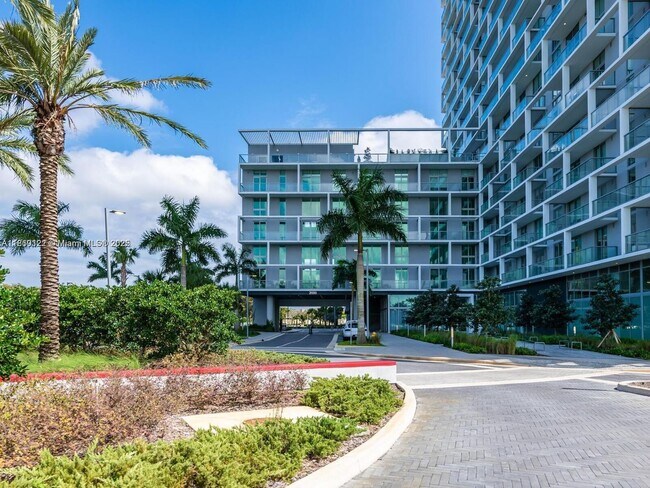 Building Photo - 2000 Metropica Wy