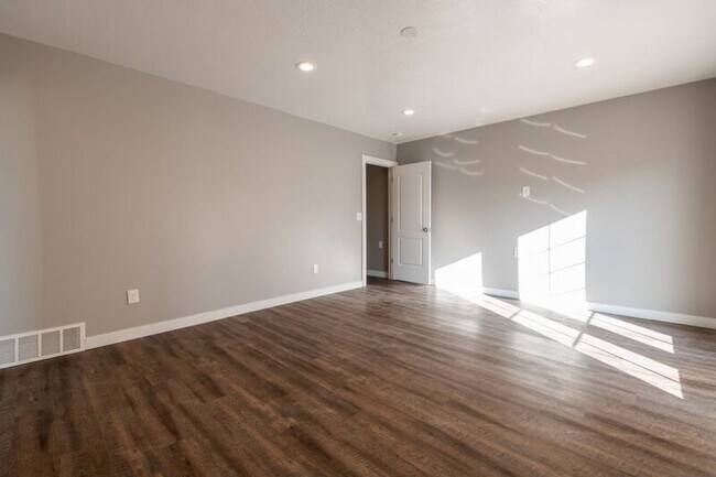 Building Photo - 2797 W 5500 S
