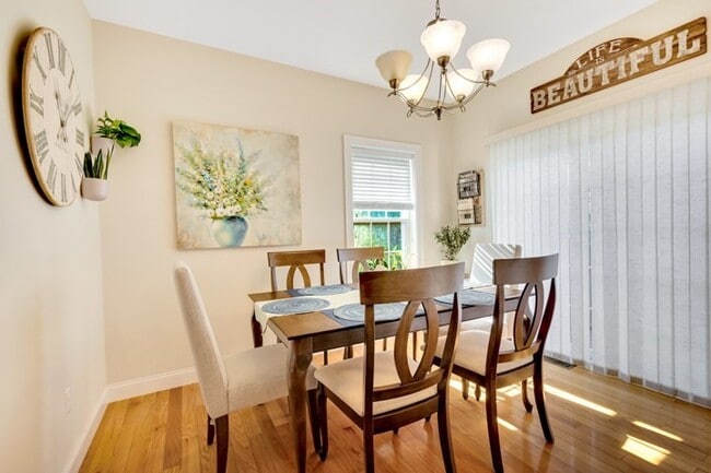 Building Photo - 7 Richmond Ave