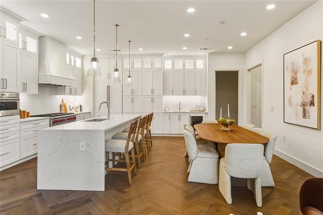 Building Photo - 1530 Meeting St