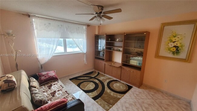 Building Photo - 1833 S Ocean Dr