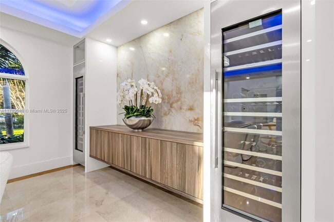 Building Photo - Southwest 130th Terrace, Miami, FL 33156 -...