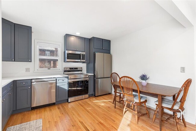 Building Photo - 31 Washington St