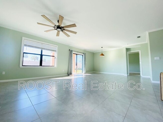 Building Photo - 7499 Tourmaline Dr