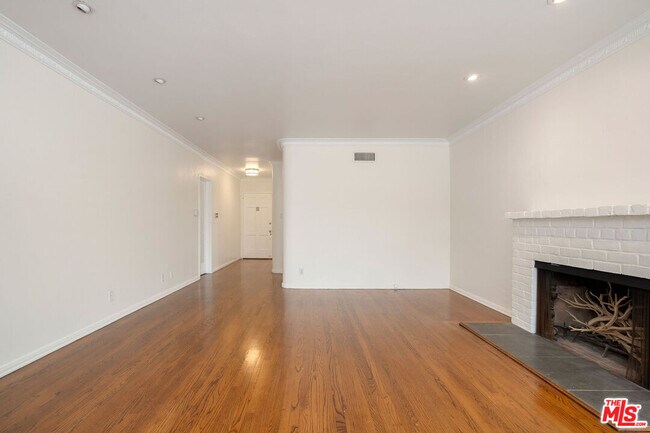 Building Photo - 547 Stassi Ln