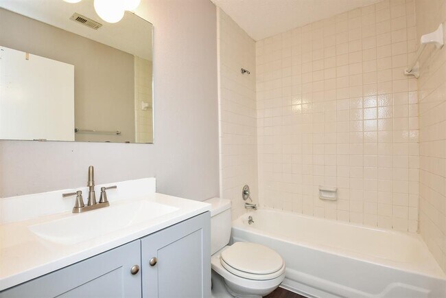 Building Photo - 5809 Village Forest Ct