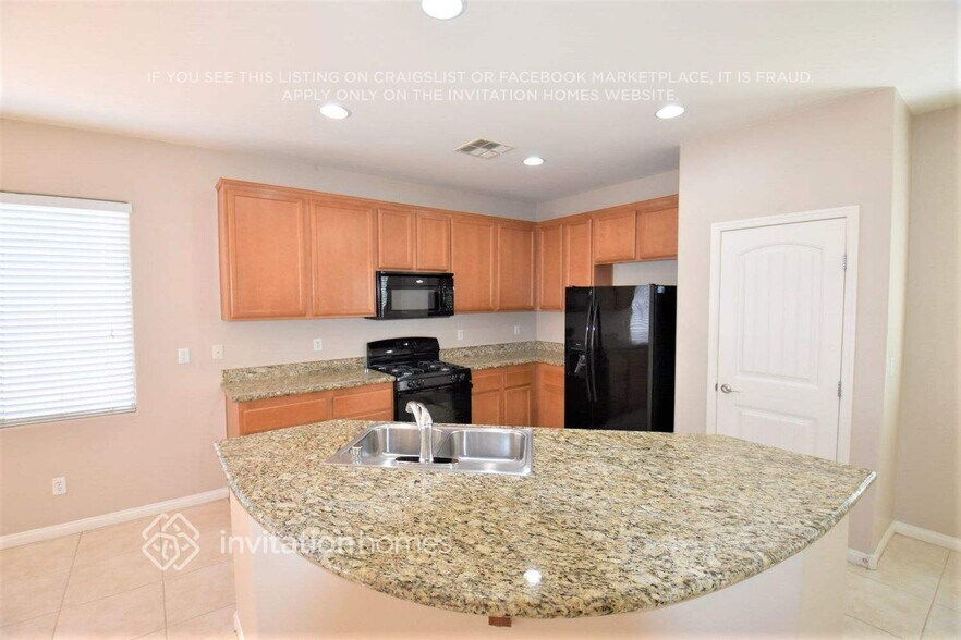 Building Photo - 2120 Dolphin Beach Ave