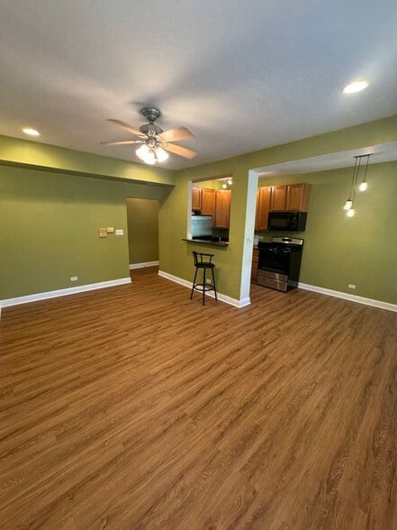 Building Photo - 6812 N Wayne Ave