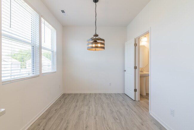 Building Photo - 15010 Scoter St