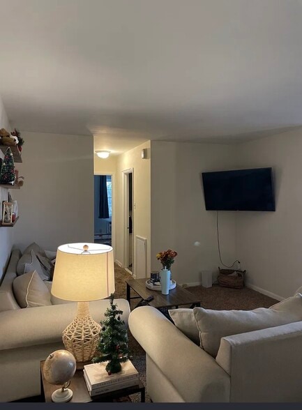 Building Photo - 216 N Monroe St