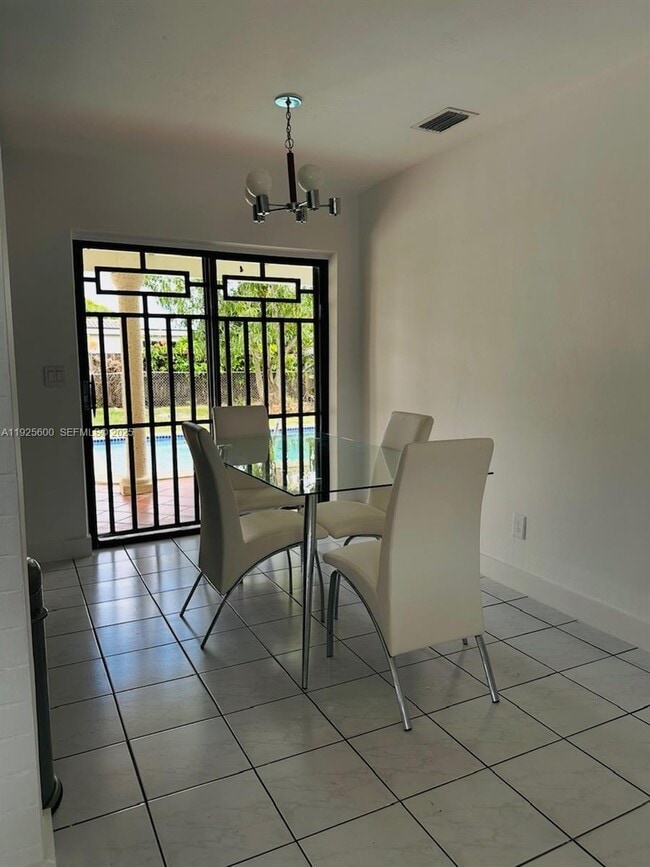 Building Photo - 3225 SW 94th Ave