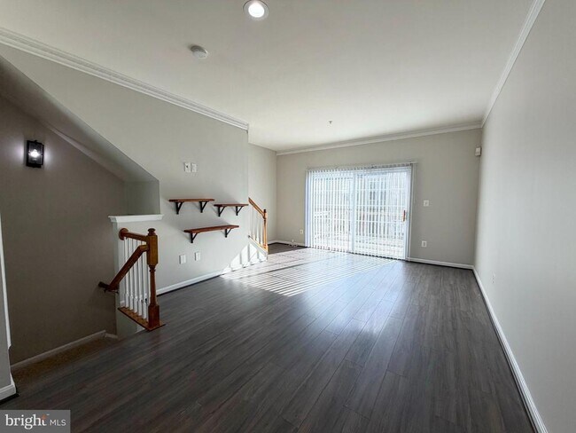 Building Photo - 8316 Green Grass Rd