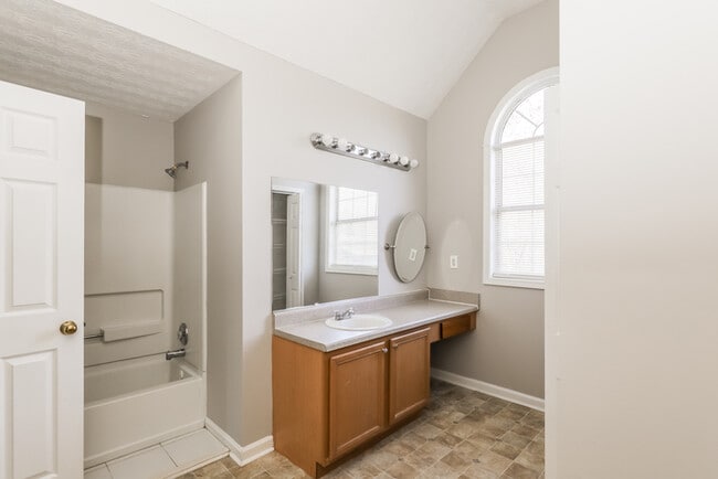 Building Photo - 7564 Winderemere Park