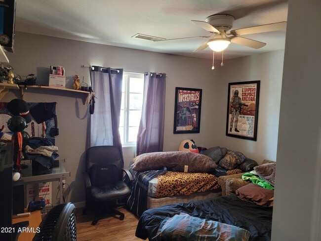 Building Photo - 2702 E Juniper Ave