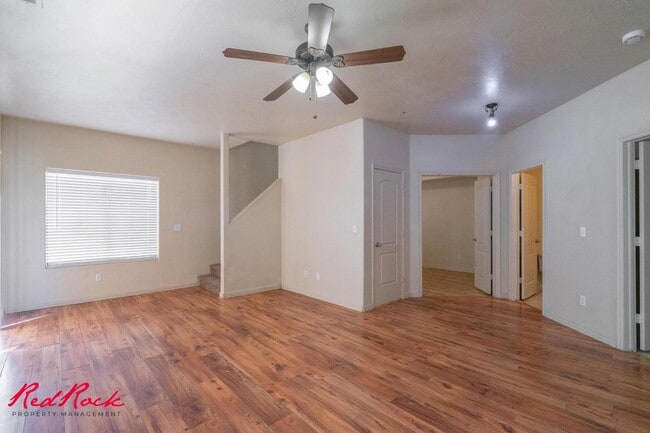 Building Photo - 5 Bedroom Townhome Casita Del Sol Community