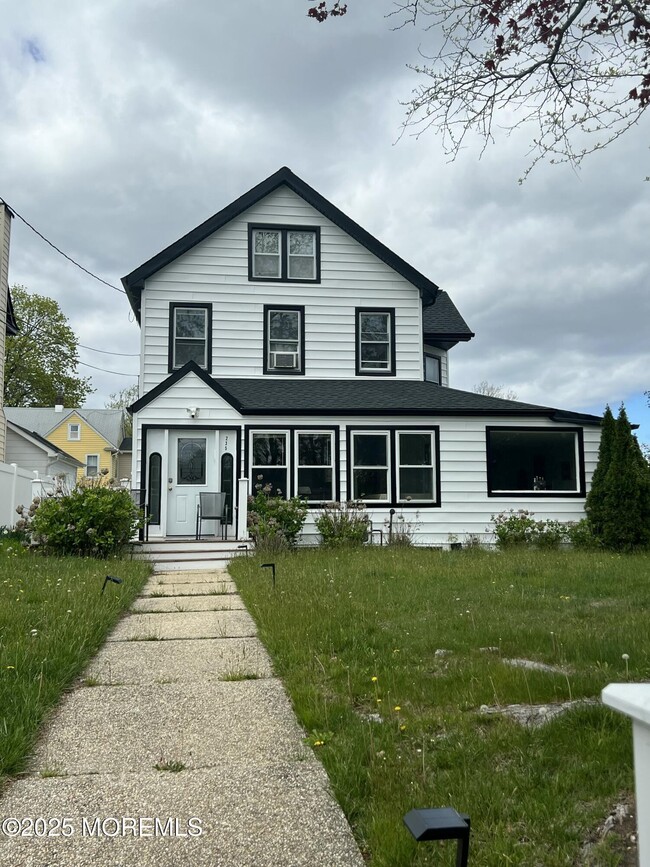 Primary Photo - 235 S Lincoln Ave