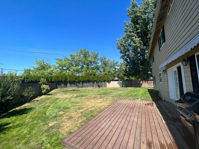 Building Photo - 2383 NW Victoria Ct