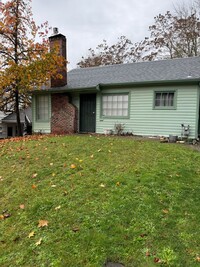 Building Photo - 2 bedroom 1 bath Roseburg home