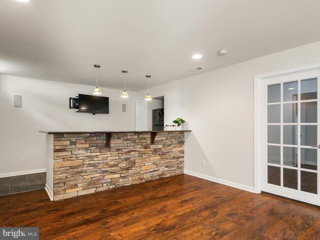 Building Photo - 209 N Caldwell Cir