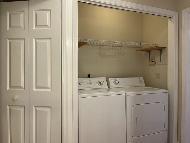 Building Photo - 2629 Blakemore Ave