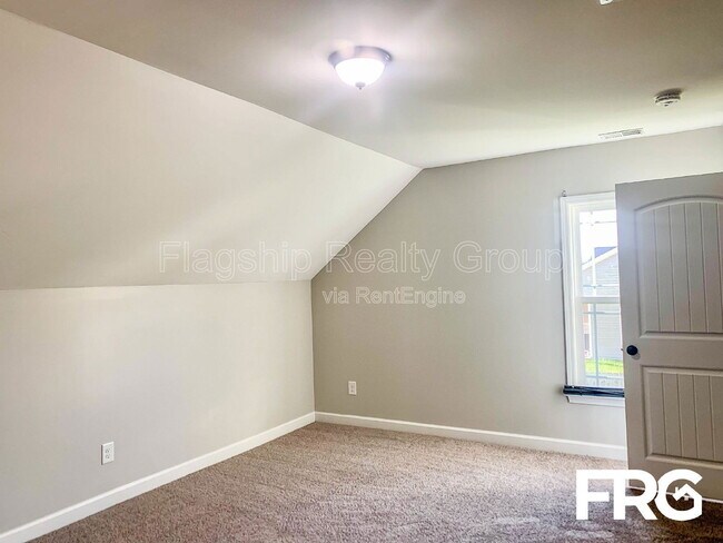 Building Photo - 230 Planters Ridge Dr