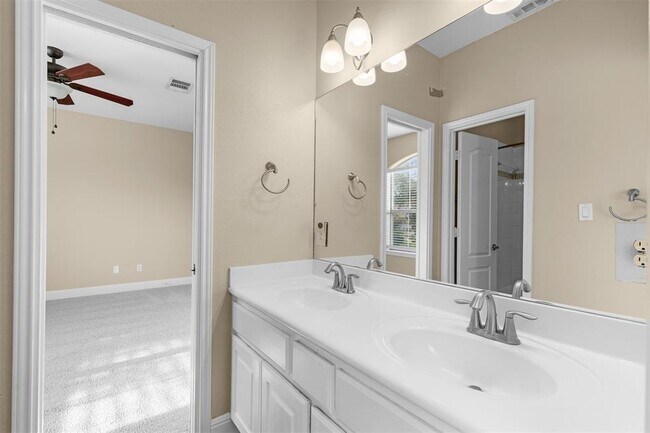 Building Photo - 3001 Lombardi Way