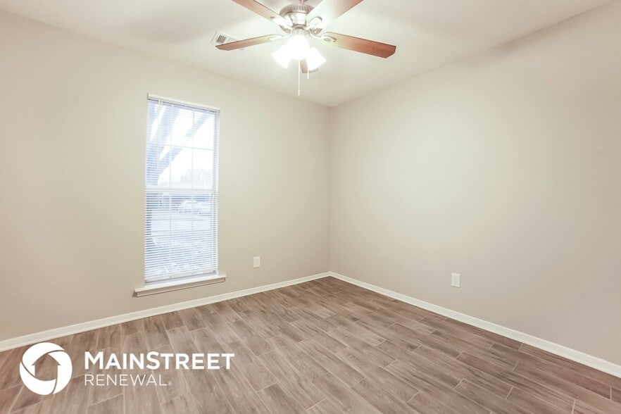 Building Photo - 3805 Ivanhoe Dr