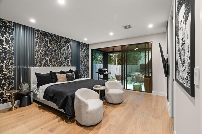 Building Photo - 400 NW 49th St