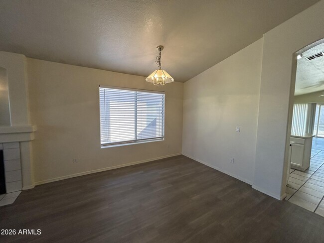 Building Photo - 51 N Del Pueblo Pl