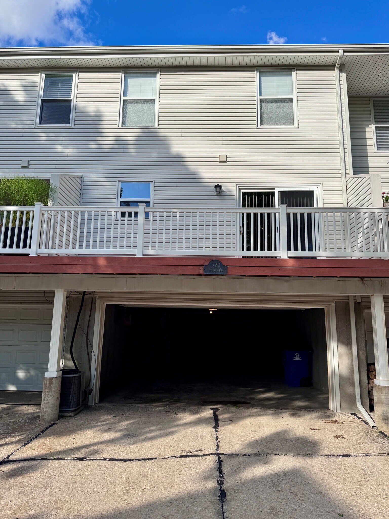 Building Photo - 1720 Azealea Ct