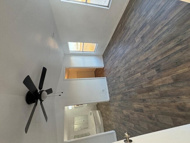 Building Photo - 14574 W 3rd St