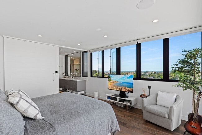 Building Photo - Recently Built, Fully Furnished, Custom Home w/ Amazing Indoor/Outdoor Living Space, Perched Abov...