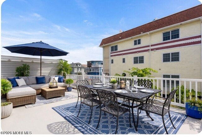 Building Photo - 3 E Central Ave