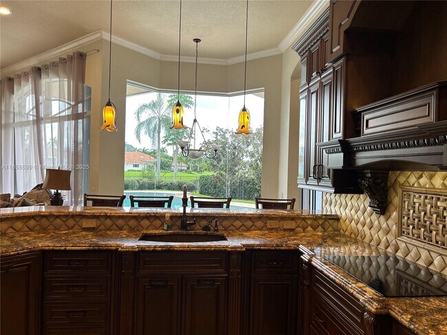 Building Photo - 2726 Meadowood Dr
