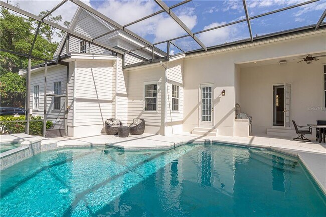 Building Photo - 216 Eastpark Dr