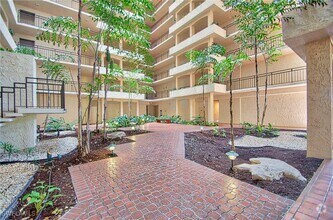 Building Photo - 4031 Gulf Shore Blvd N