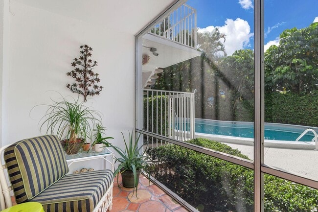 Building Photo - 401 Peruvian Ave