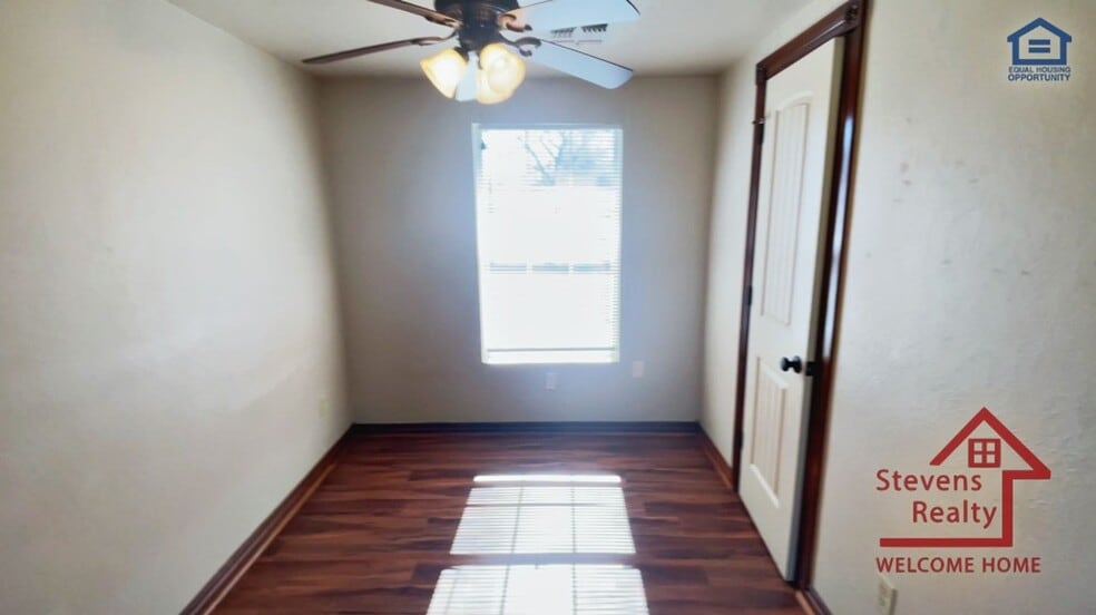 Building Photo - 1602 NW Lindy Ave